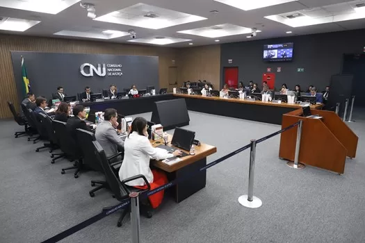 O CNJ aprovou uma nova resolução que regulamenta o uso da IA no Judiciário